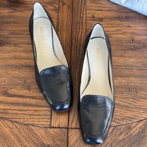 Cute black leather short heel anne Klein 7.5B shoes. Worn one time. Very comfy.